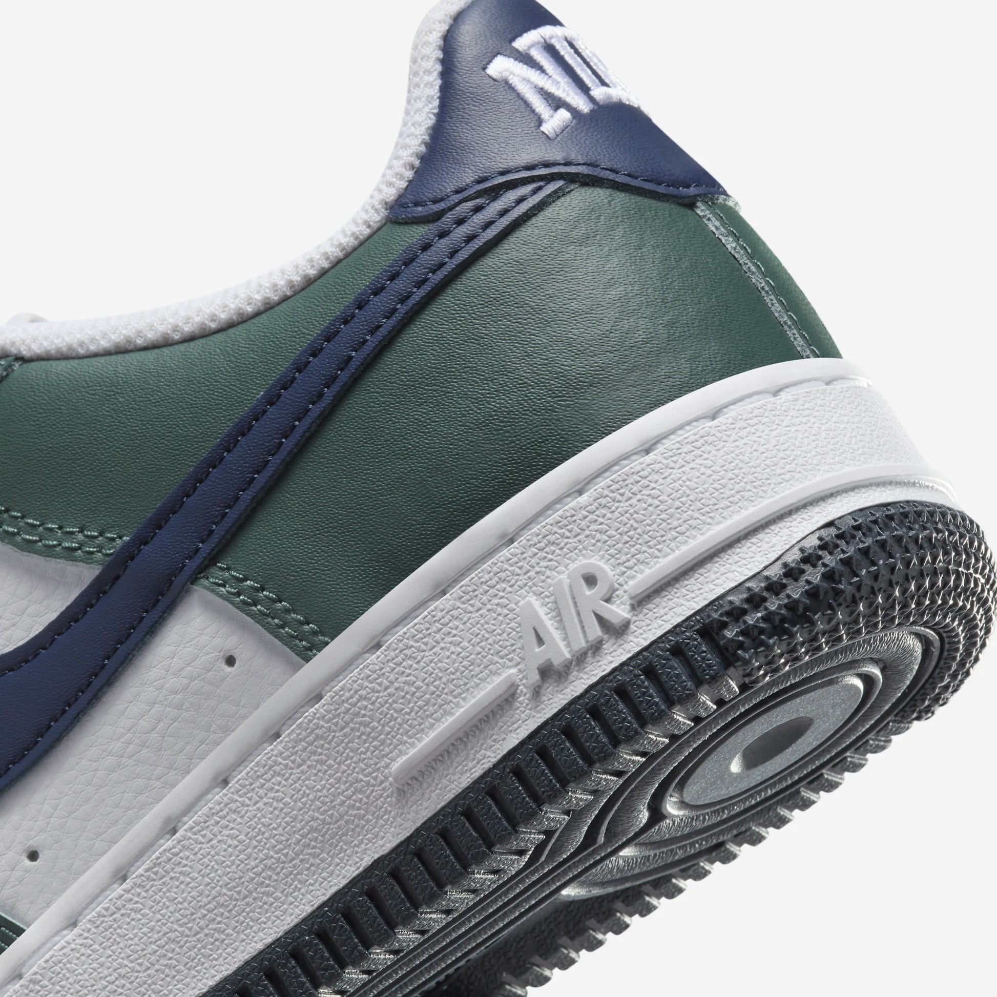 Nike Air Force 1 Low Vintage Green Obsidian (GS)