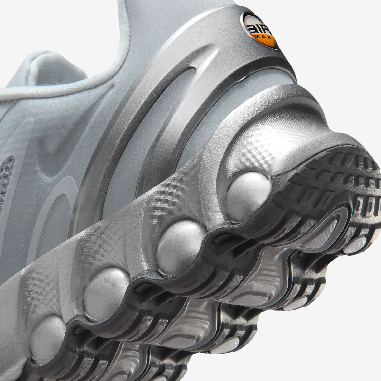 Nike Air Max Dn8 Metallic Silver Black