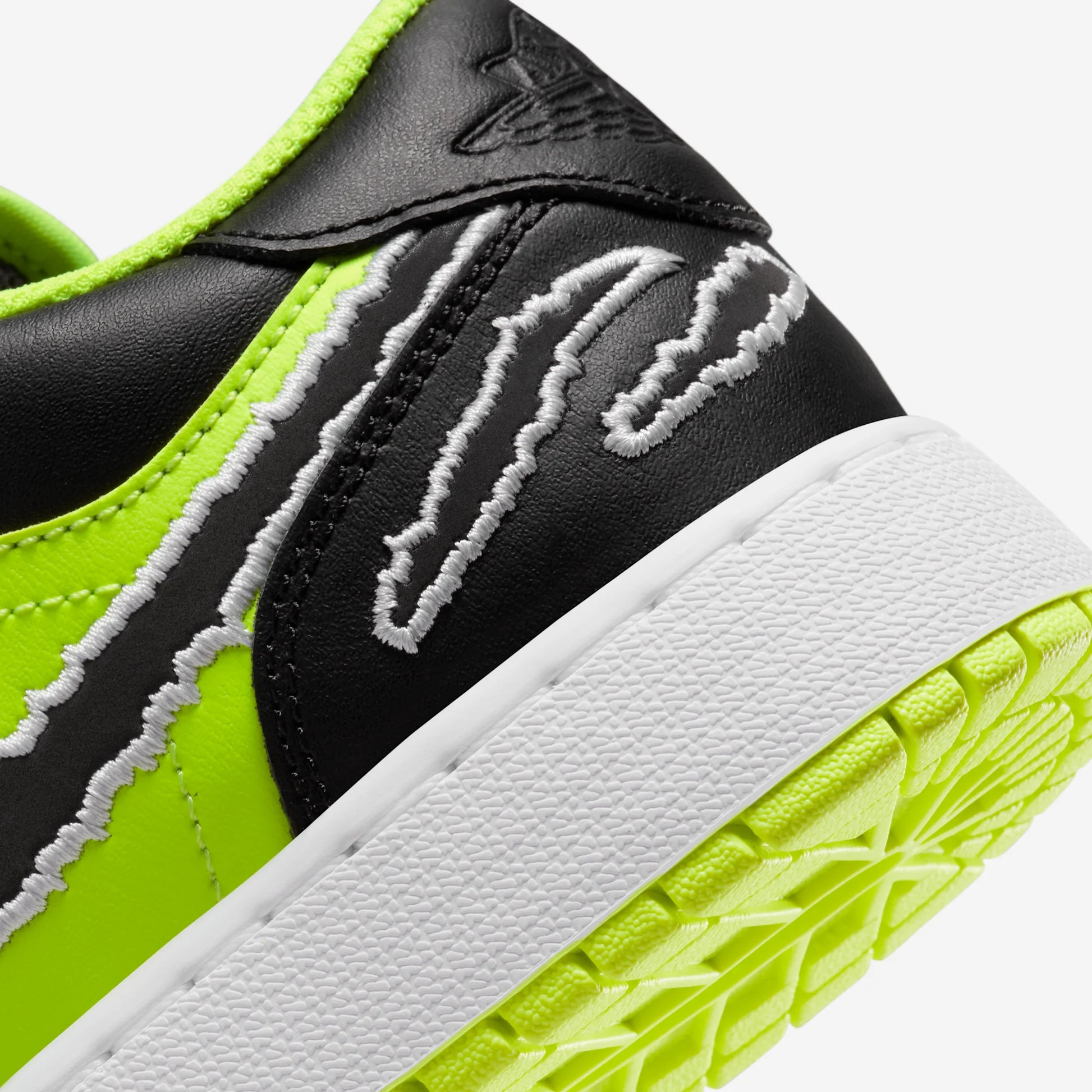 Jordan 1 Low SE Black Cat Volt (GS)