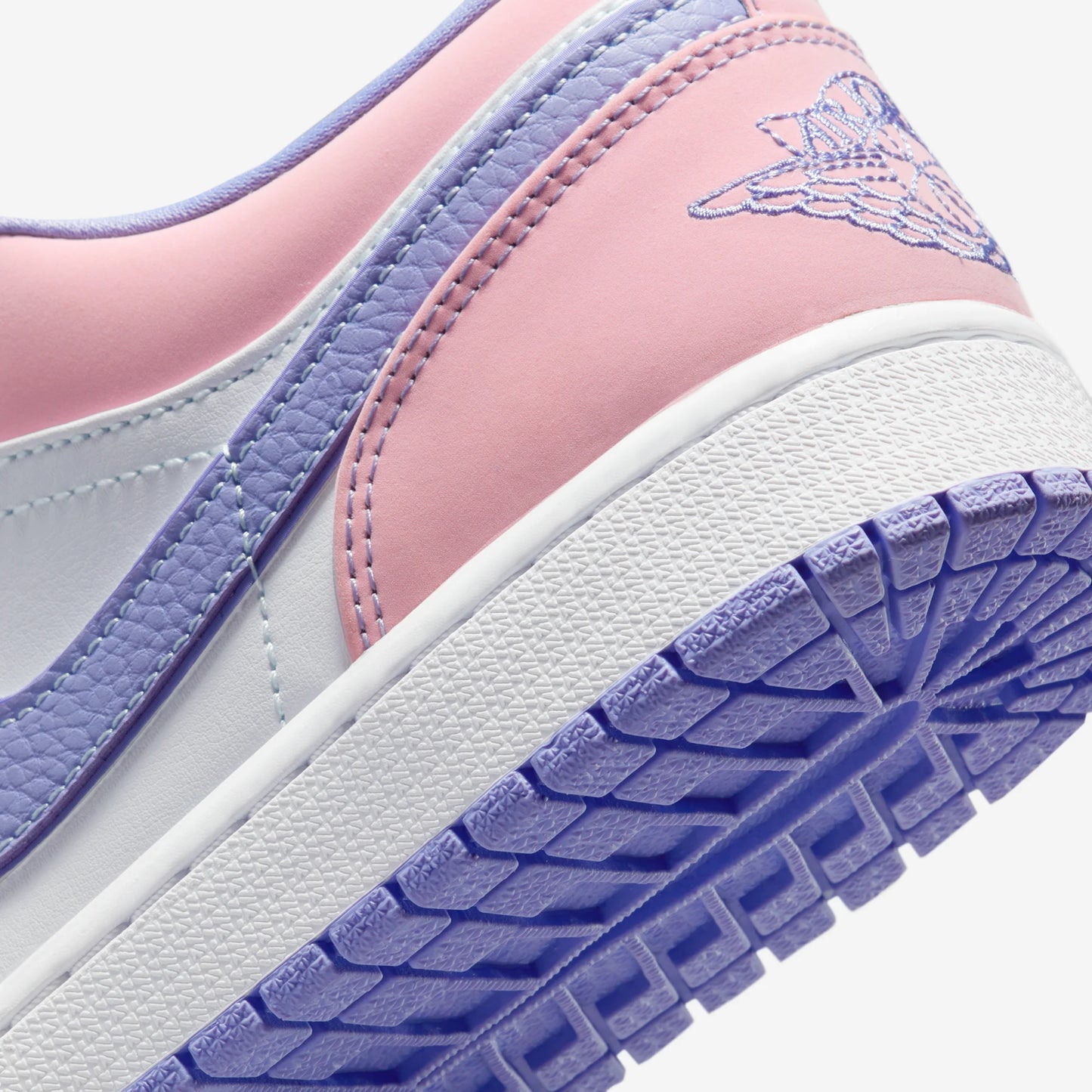 Jordan 1 Low SE Arctic Punch