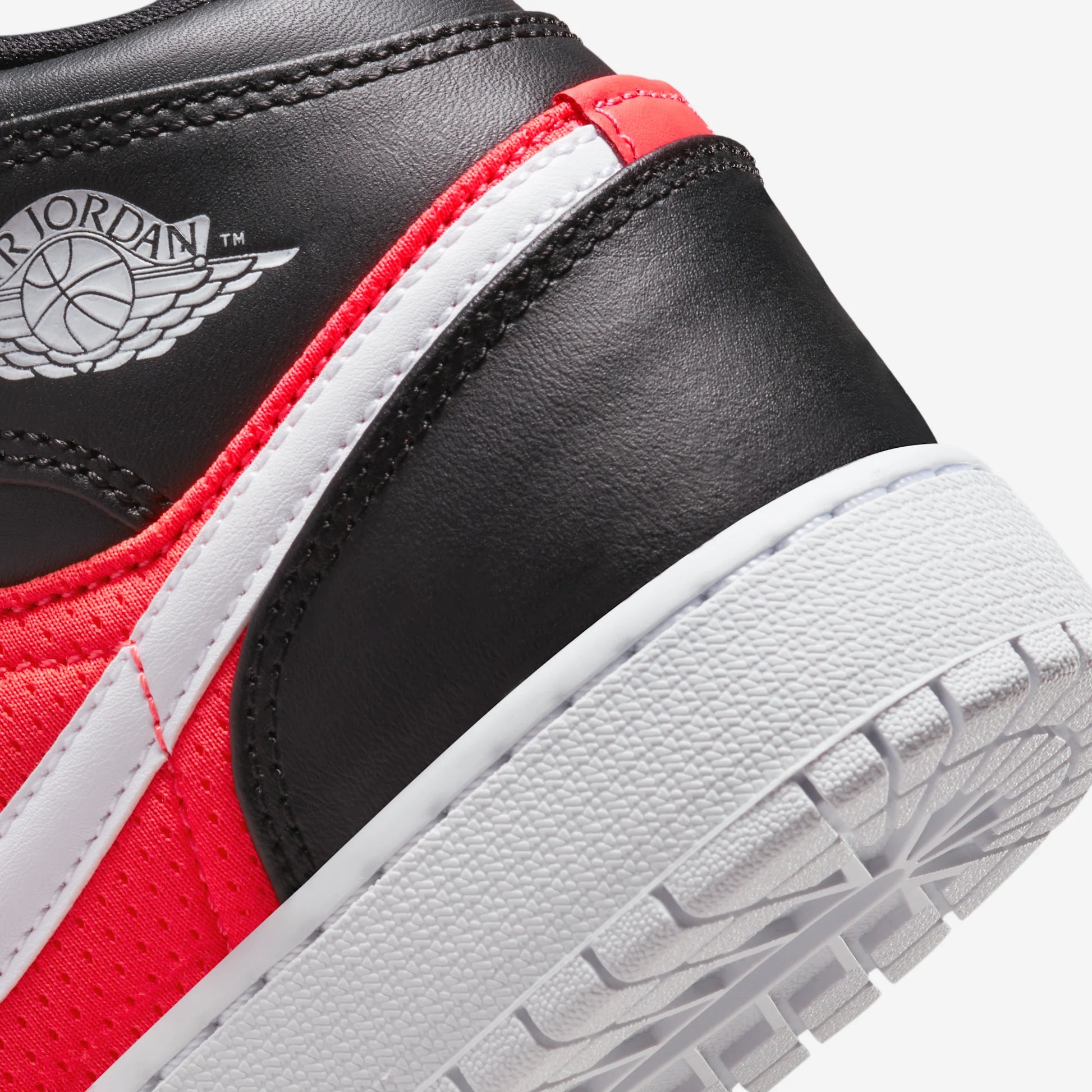 Jordan 1 Mid SE White Black Infrared (GS)