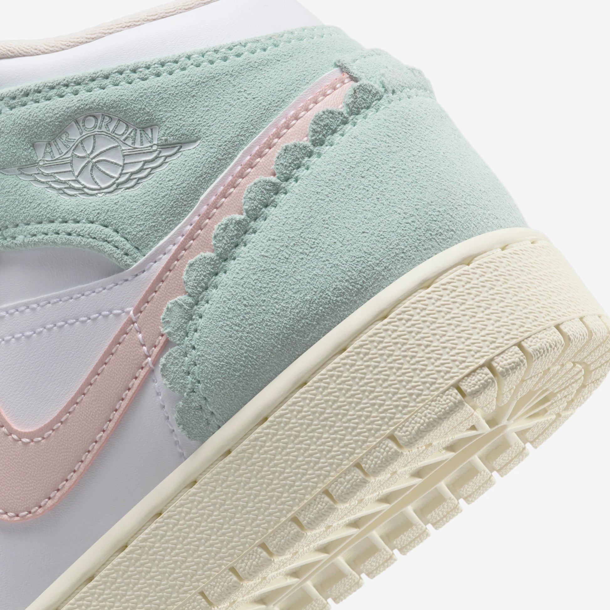 Jordan 1 Mid SE Pink Oxford (GS)