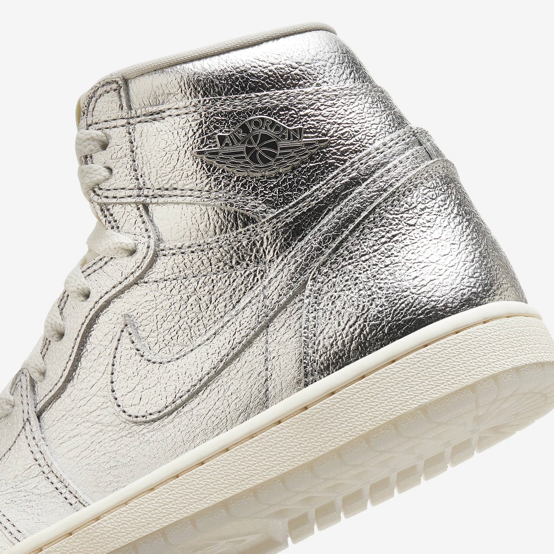 Jordan 1 Retro High OG Chrome (Women's)