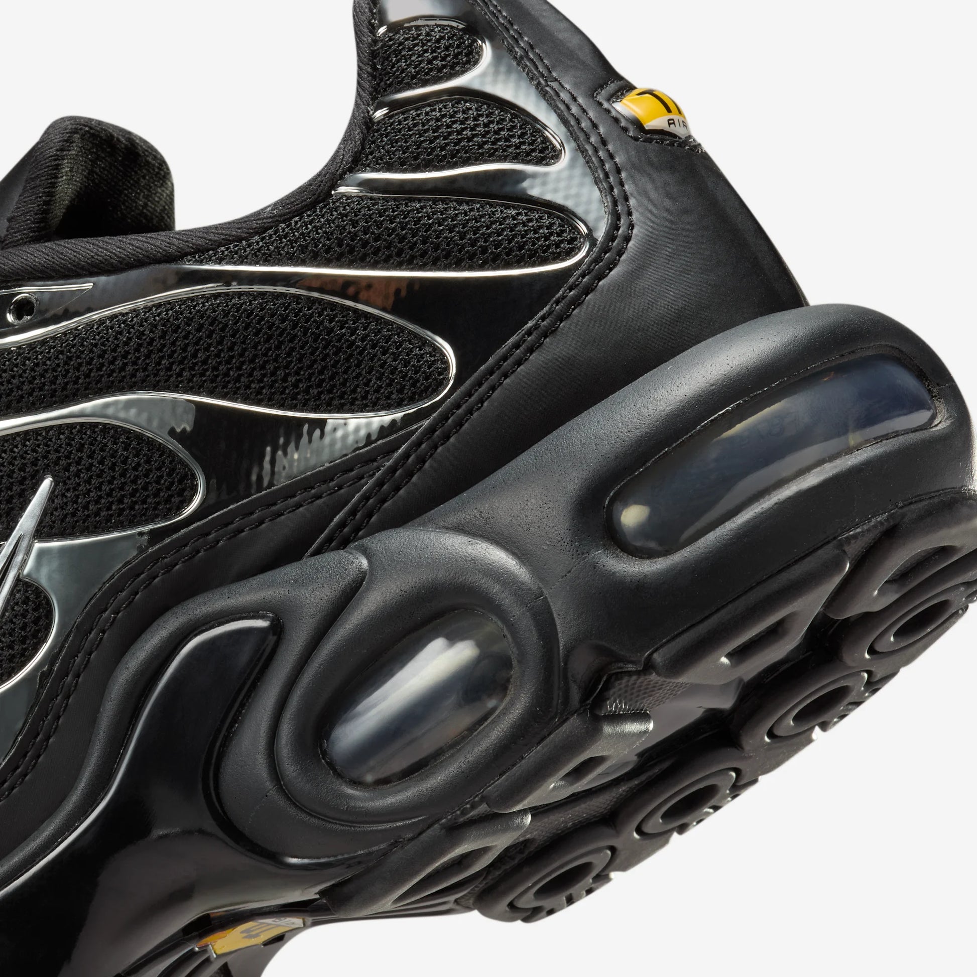 Nike Air Max Plus SE Black Chrome (Women's)