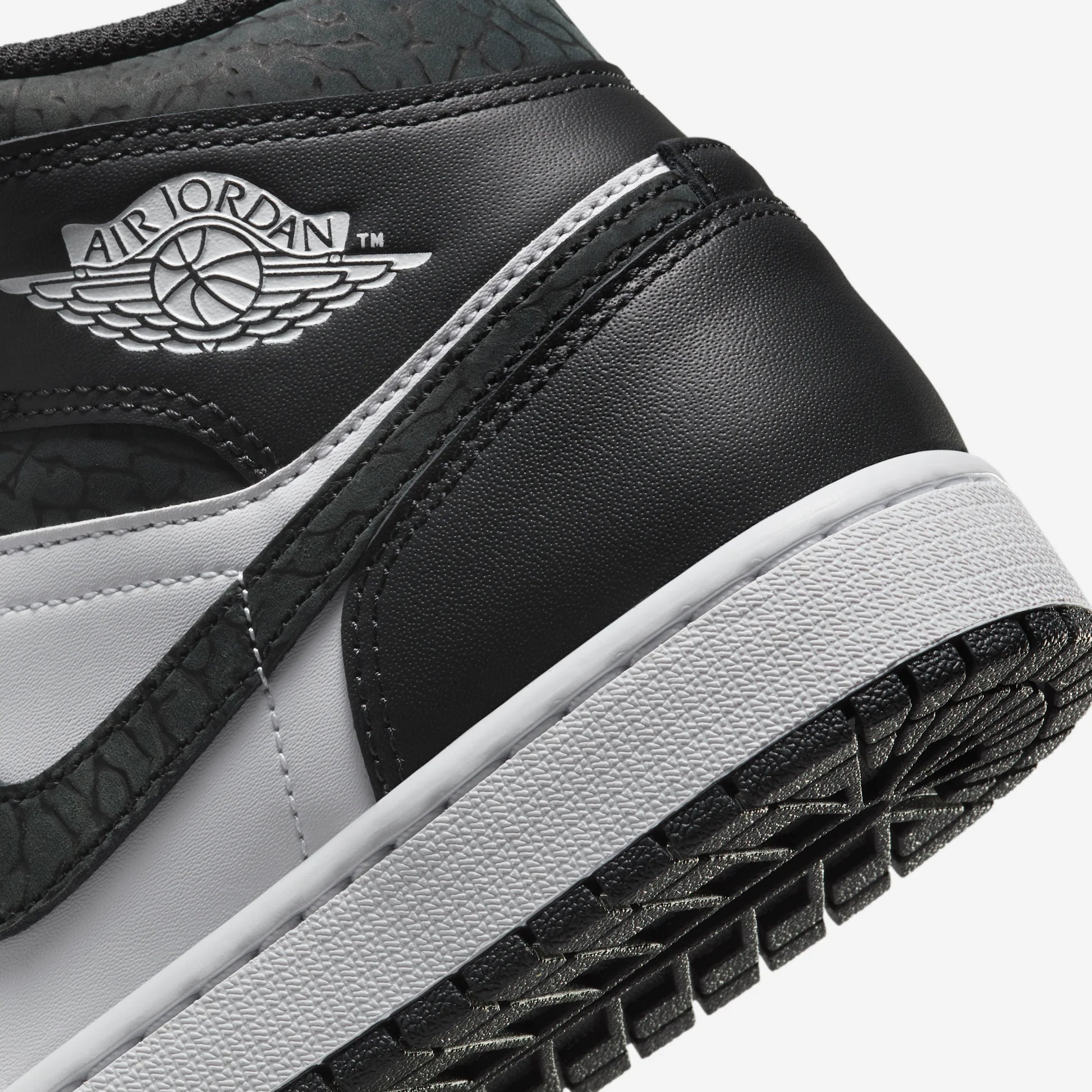 Jordan 1 Mid SE Panda Elephant