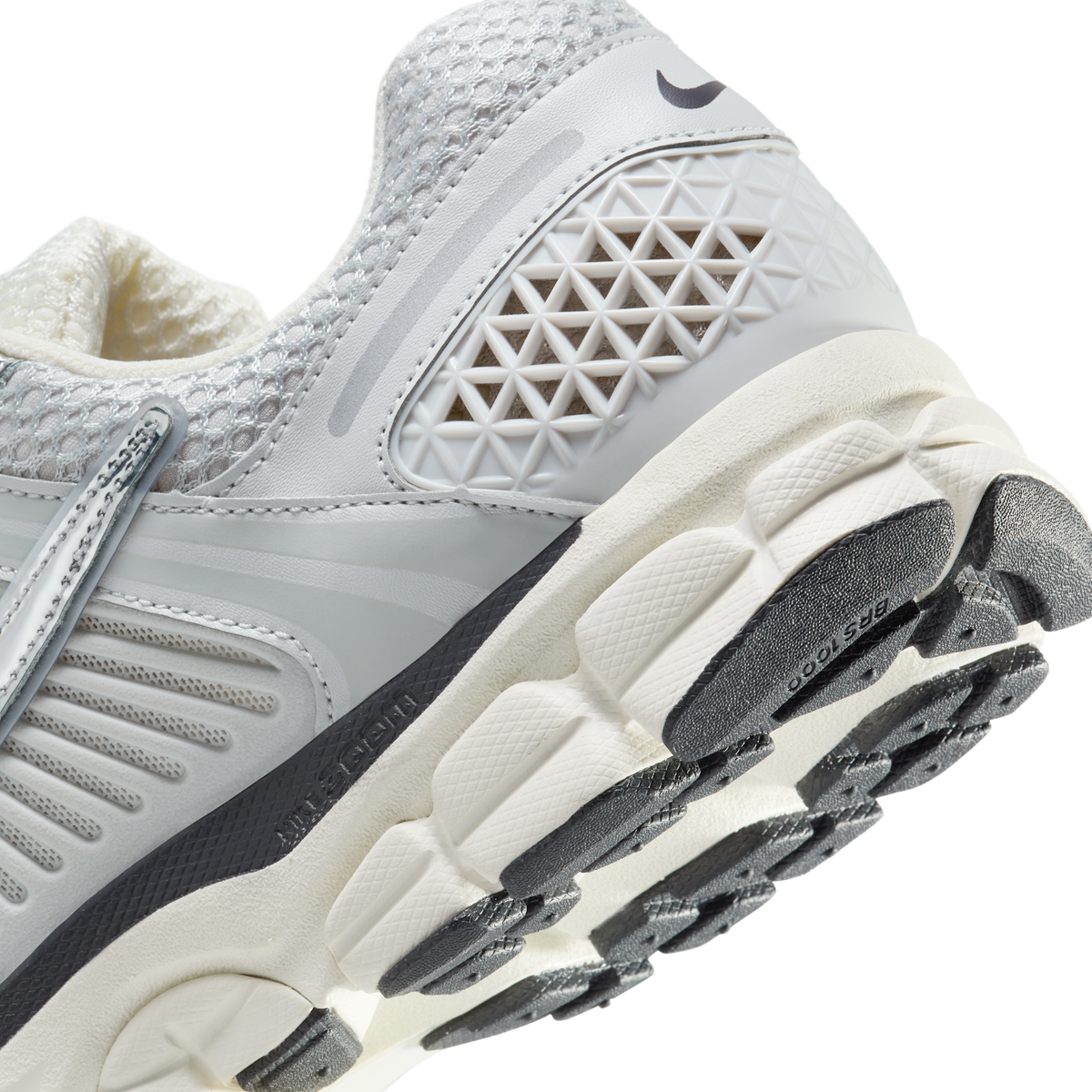 Nike Zoom Vomero 5 Chrome