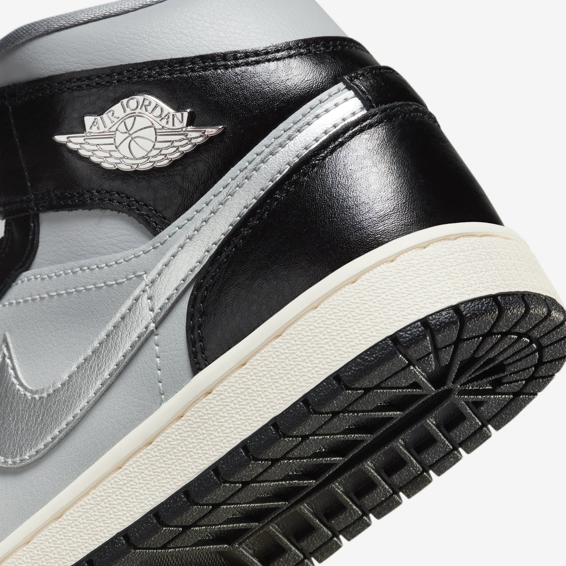 Jordan 1 Mid SE Black Metallic Silver (Women's)