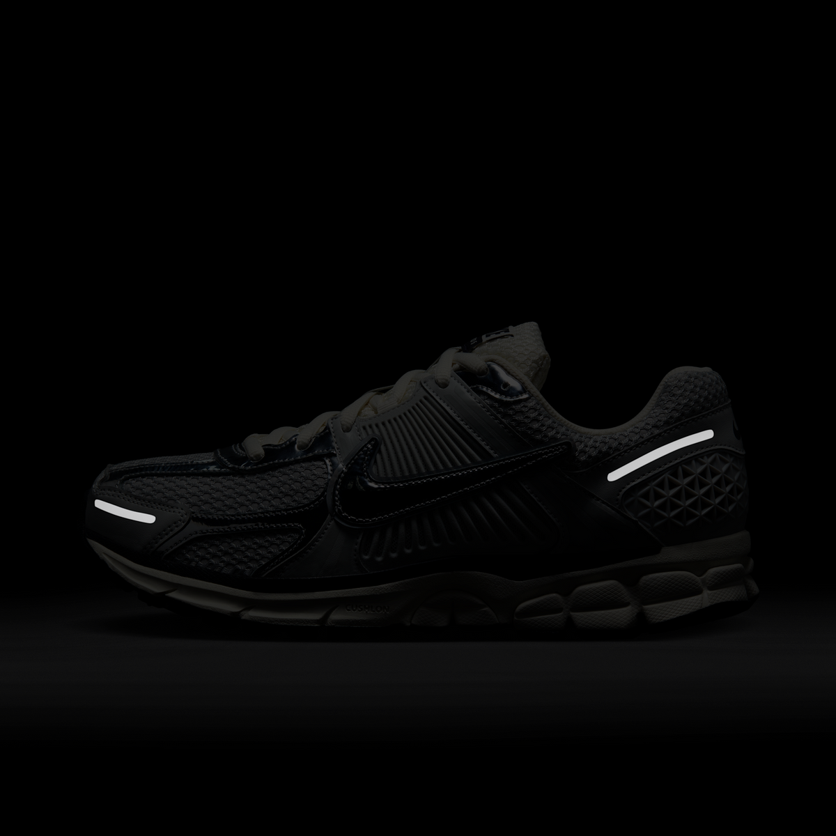 Nike Zoom Vomero 5 Chrome
