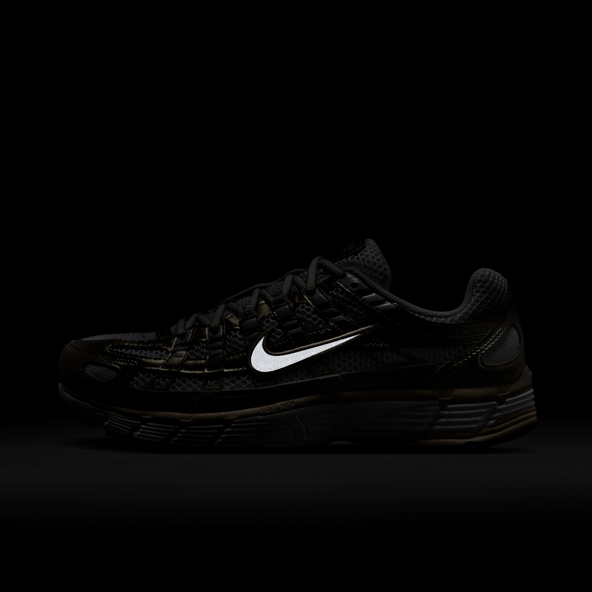 Nike P-6000 Gold (Women's)