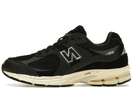 New Balance 2002R Black Vintage