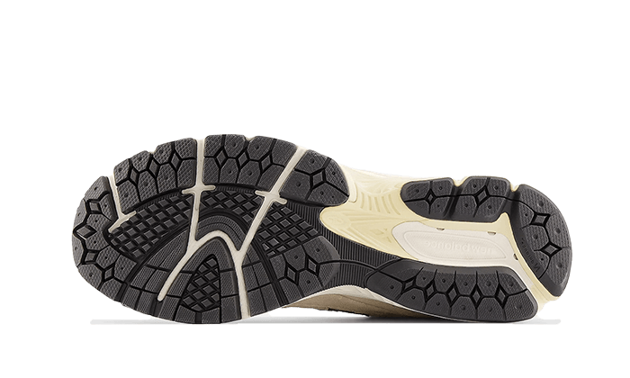 2002R Calm Taupe (M2002RCC) - 38 EU - 5.5 US - Beige | SOSUKICKS