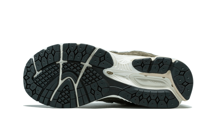 2002R Olive Brown (M2002RHN) - 37.5 EU - 5 US - Green | SOSUKICKS