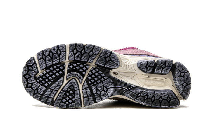 2002R Protection Pack Pink (M2002RDH) - 38 EU - 5.5 US - Pink | SOSUKICKS