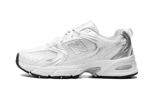 530 Munsell Silver White (MR530EMA) - EU 36–44.5 - White | SOSUKICKS