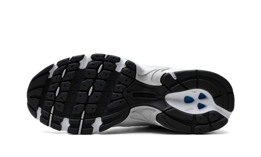 530 Munsell Silver White (MR530EMA) - 38 EU - 5.5 US - White | SOSUKICKS