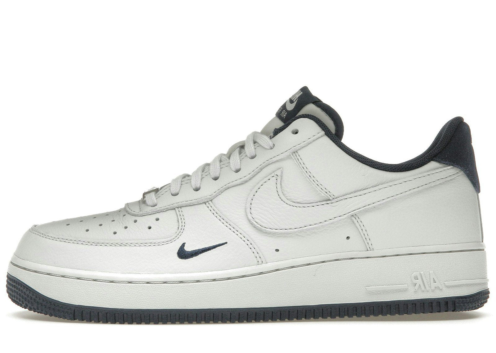 Nike Air Force 1 Low '07 LV8 Photon Dust Obsidian