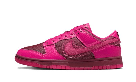 Dunk Low Valentines Day (2022) (DQ9324-600) - EU 35.5–44.5 - Pink | SOSUKICKS