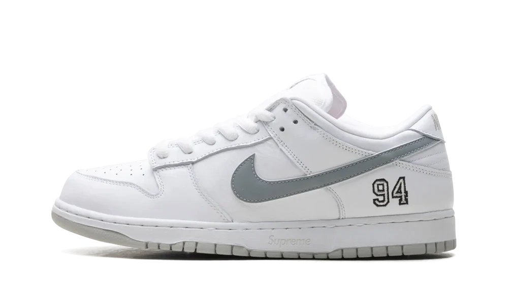 SB Dunk Low Supreme White Metallic Silver (HQ8487-100) - EU 36–47.5 - Gray | SOSUKICKS