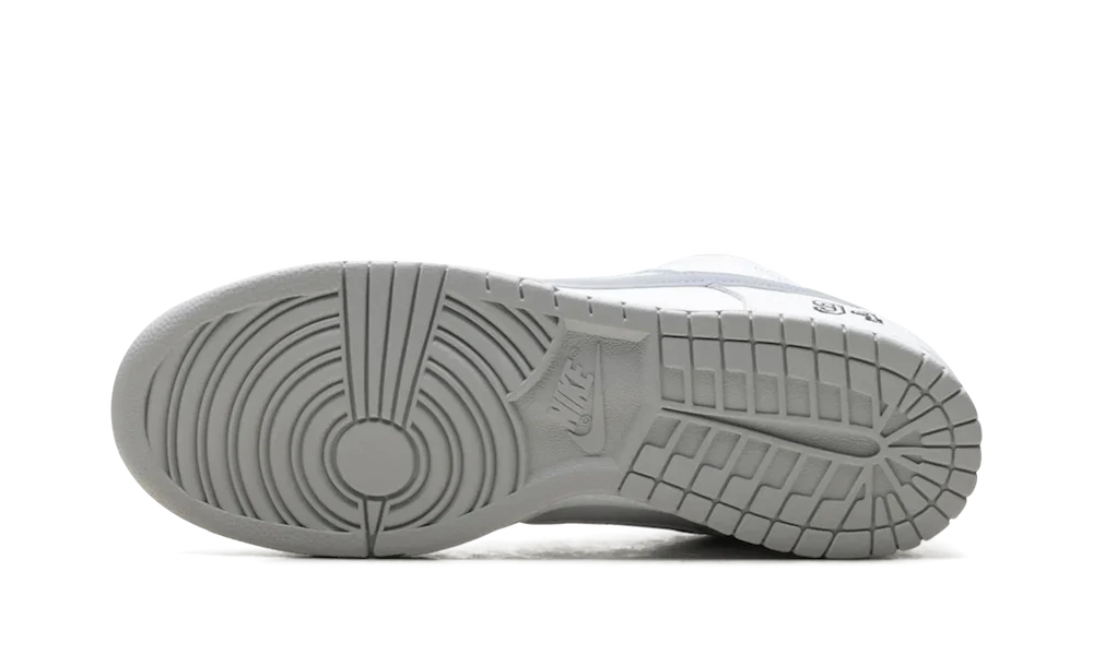 SB Dunk Low Supreme White Metallic Silver (HQ8487-100) - 38 EU - 5.5 US - Gray | SOSUKICKS
