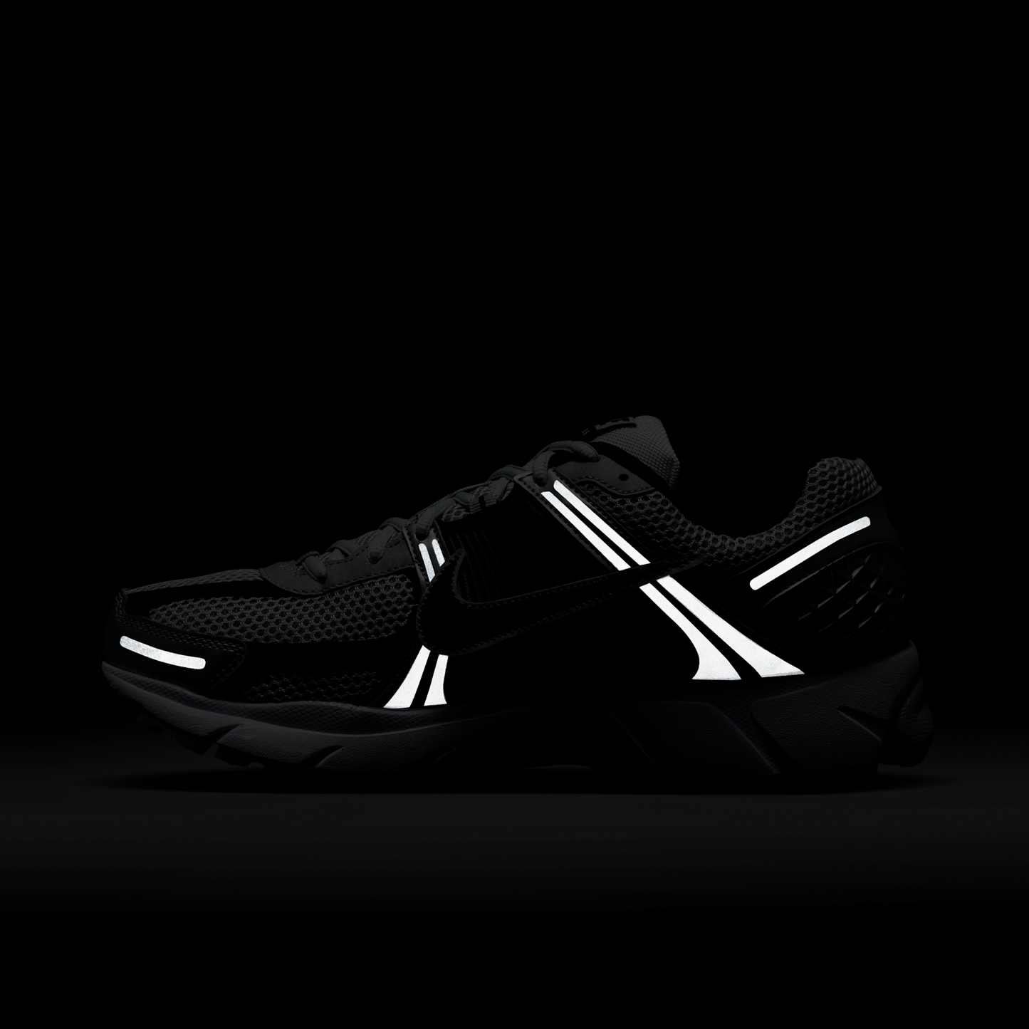 Nike Zoom Vomero 5 Metallic Silver Black