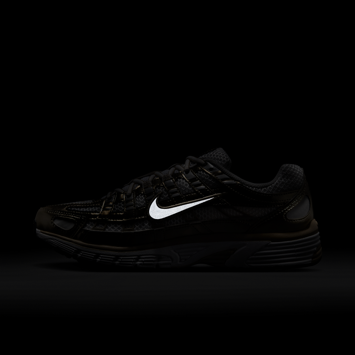 Nike P-6000 Gold (Women's)