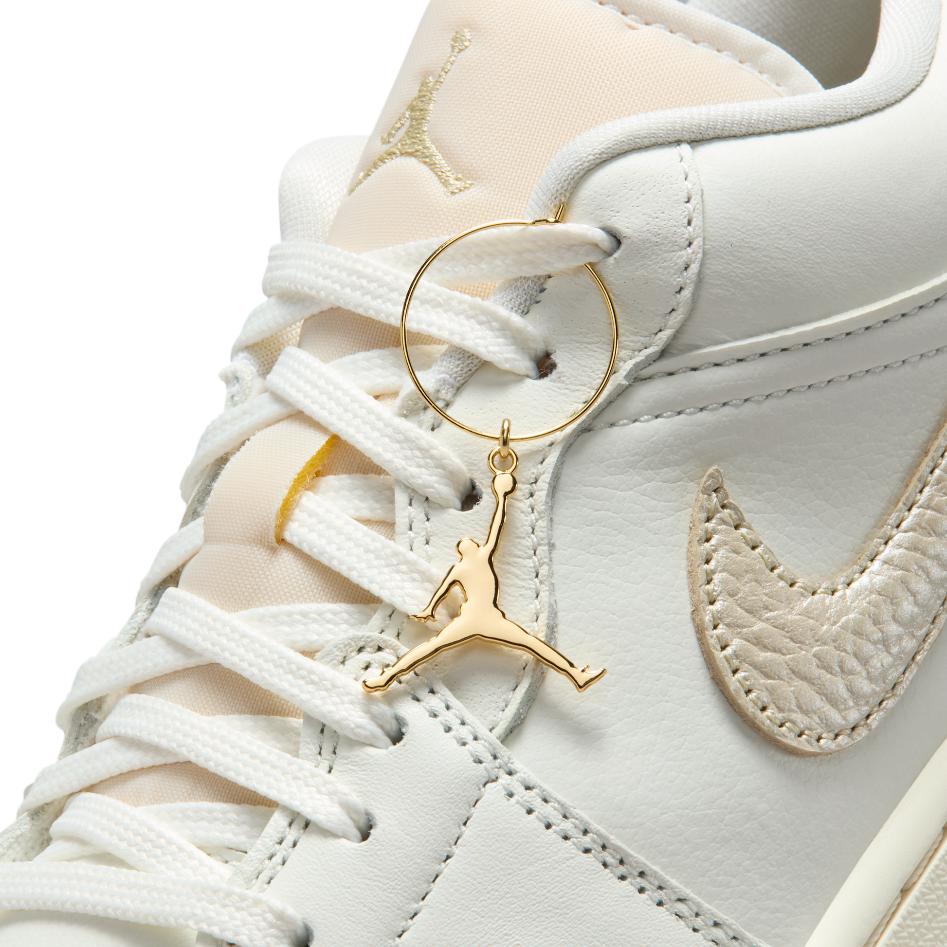 Jordan 1 Low SE Metallic Team Gold (Women's)