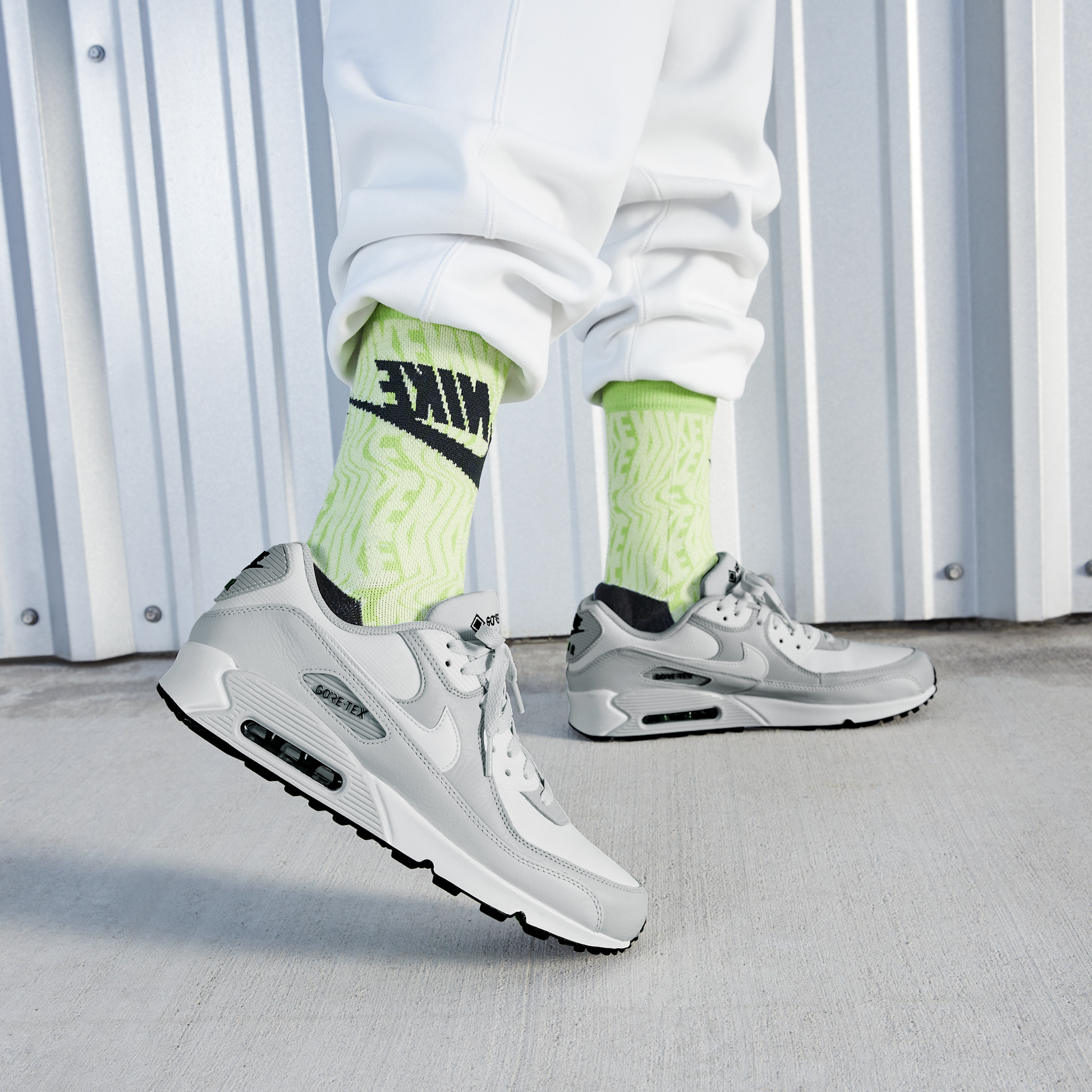 Nike Air Max 90 Gore-Tex Photon Dust