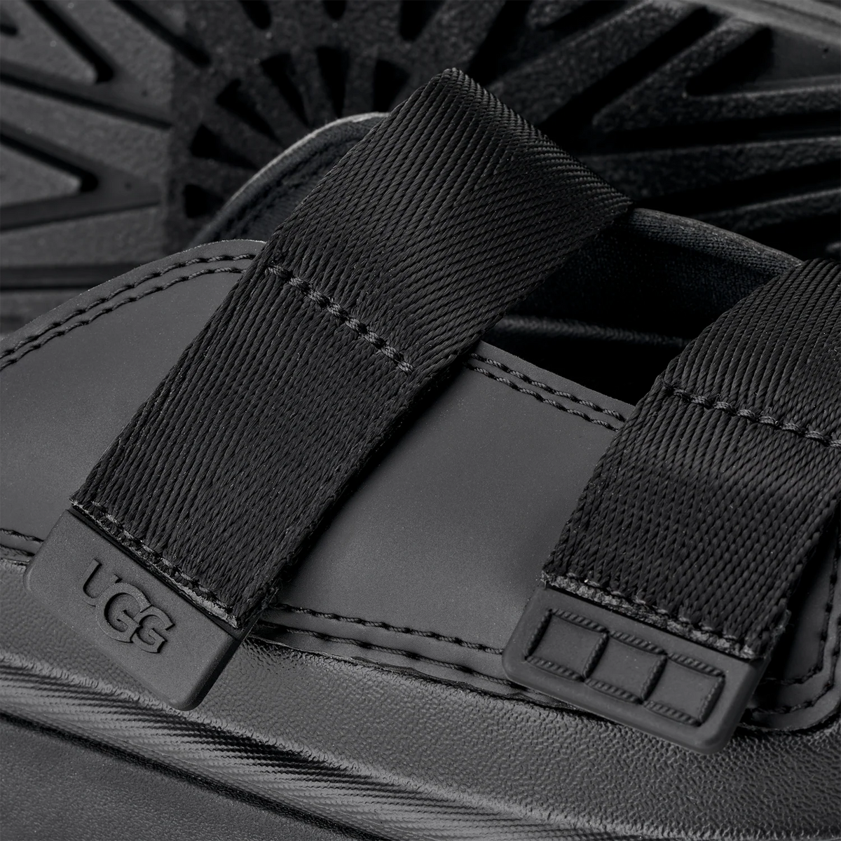 UGG GoldenGlow Slide Black (Kids)