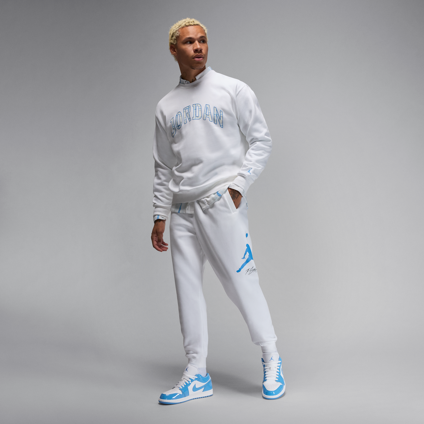 Jordan 1 Low SE White Legend Blue