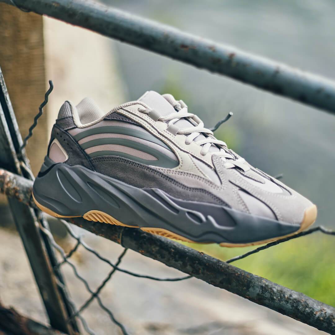 Adidas Yeezy 700 V2 Tephra