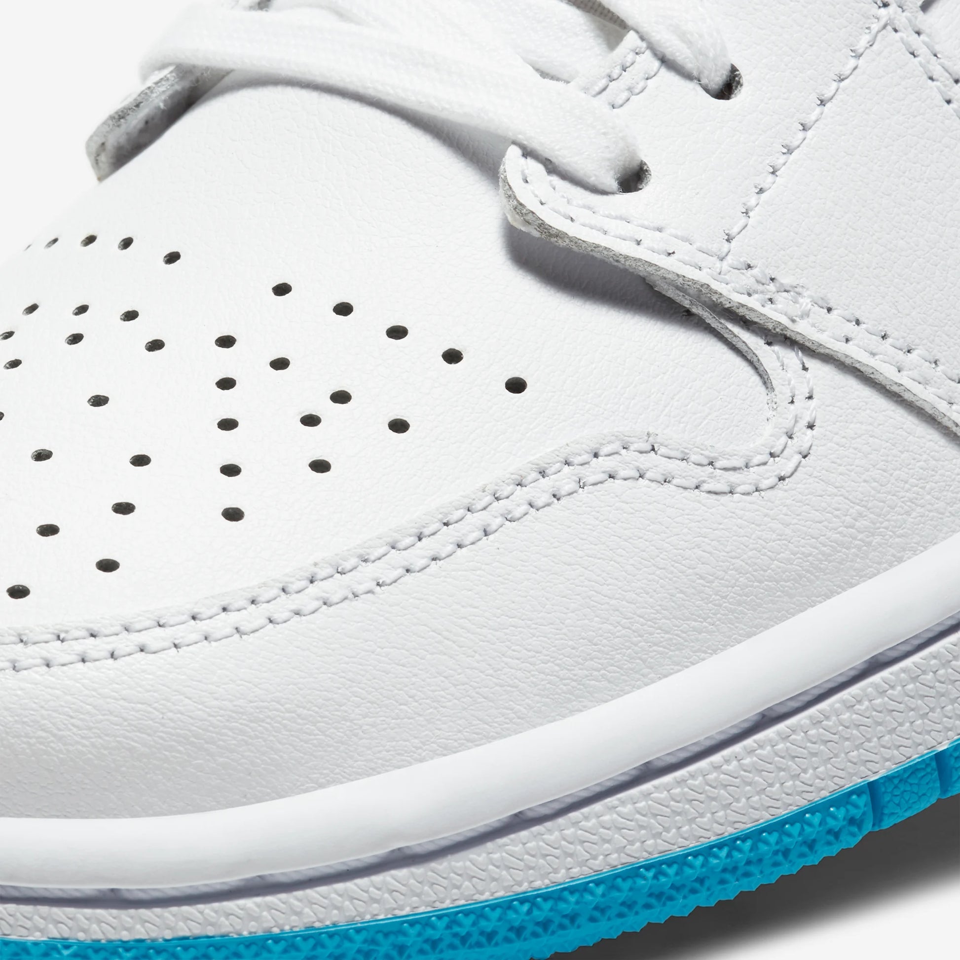 Jordan 1 Mid UNC (Women's)
