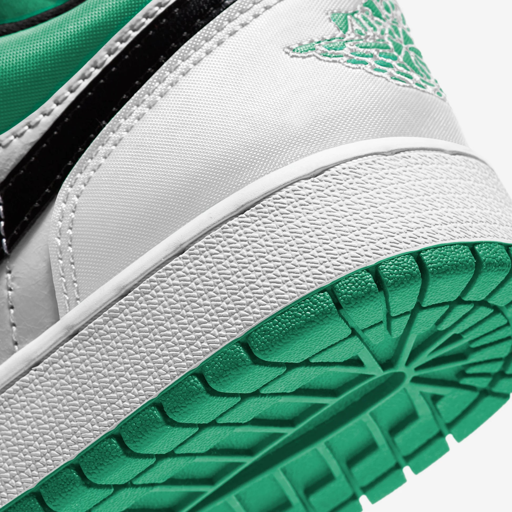 Jordan 1 Low White Lucky Green Tumbled Leather (GS)