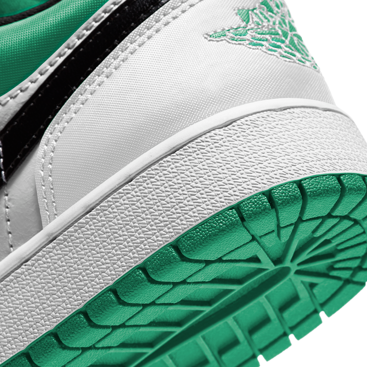 Jordan 1 Low White Lucky Green Tumbled Leather (GS)