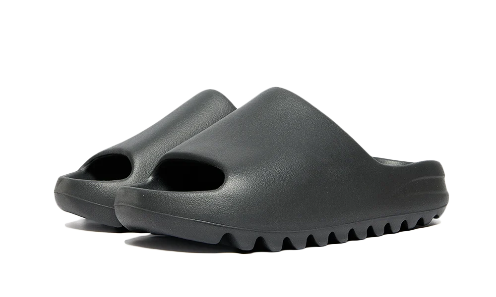 Yeezy Slide Onyx (HQ6448) - 38 EU - 5 US - Black | SOSUKICKS