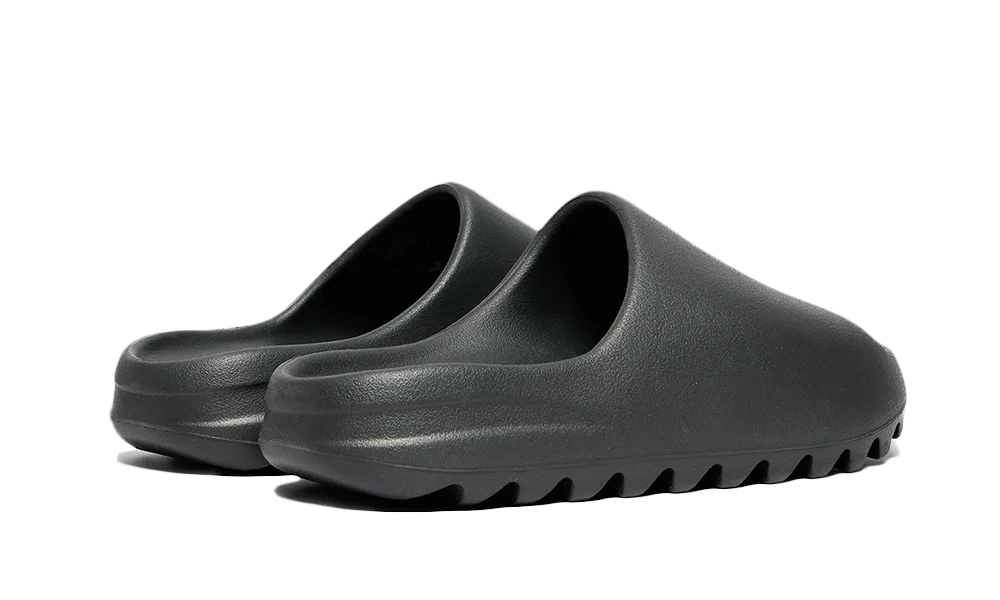 Yeezy Slide Onyx (HQ6448) - 39 EU - 6 US - Black | SOSUKICKS