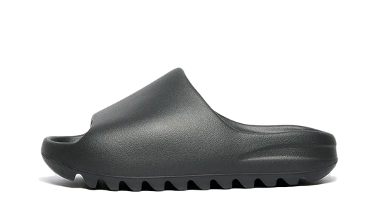 Yeezy Slide Onyx (HQ6448) - EU 37–48.5 - Black | SOSUKICKS