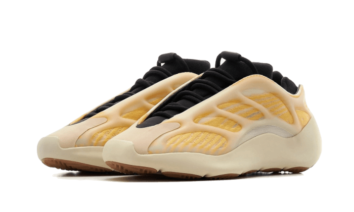Yeezy 700 V3 Mono Safflower (HP5425) - 36 2/3 EU - 4.5 US - White | SOSUKICKS