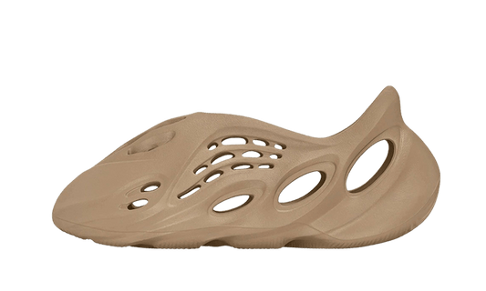 Yeezy Foam RNNR Clay Taupe (GV6842) - EU 37–48.5 - Brown | SOSUKICKS