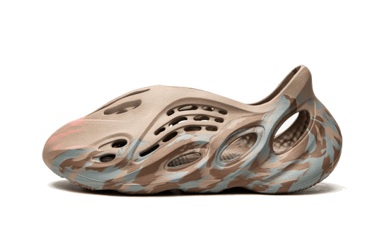 Yeezy Foam RNNR MX Sand Grey (GY3969) - EU 37–48.5 - Gray | SOSUKICKS
