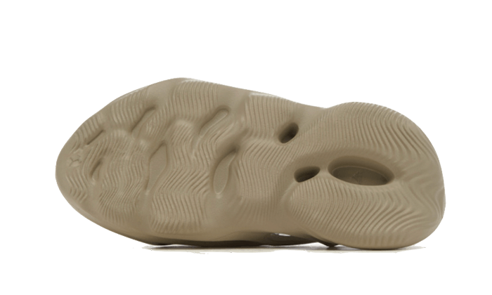 Yeezy Foam RNNR Stone Salt (GV6840) - 40.5 EU - 7 US - Gray | SOSUKICKS