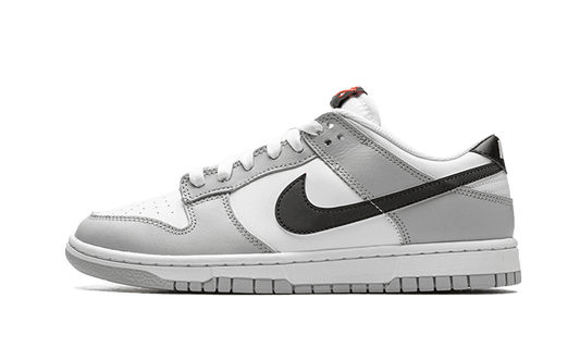 Dunk Low Jackpot (DQ0380-001) - EU 35.5–46 - White | SOSUKICKS
