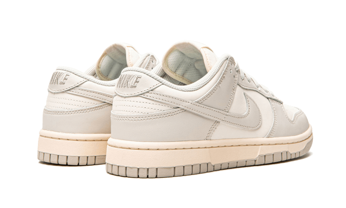 Dunk Low Light Bone (DD1503-107) - 36.5 EU - 4.5 US - White | SOSUKICKS
