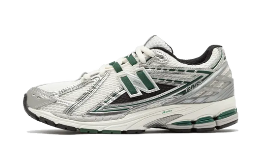 1906R Metallic Silver Nightwatch Green (M1906REU) - EU 36–46.5 - Green | SOSUKICKS