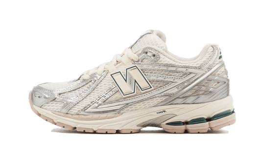 1906R Silver Metallic Cream (M1906REE) - EU 36–46.5 - Beige | SOSUKICKS