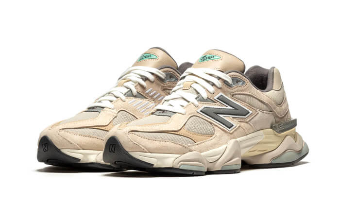 9060 Sea Salt (U9060MAC) - 40.5 EU - 7.5 US - Beige | SOSUKICKS