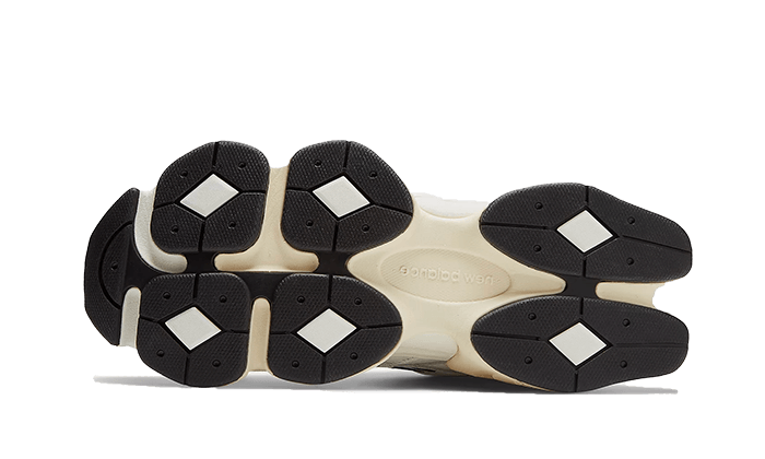 9060 White Black (U9060AAB) - 37.5 EU - 5 US - White | SOSUKICKS
