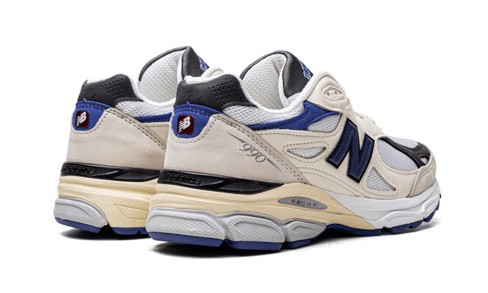 990V3 - Made In USA Cream Blue (M990WB3) - 37.5 EU - 5 US - Blue | SOSUKICKS