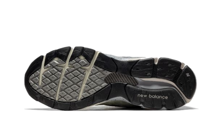 990 V3 Patta Keep Your Family Close (M990PP3) - 37.5 EU - 5 US - Green | SOSUKICKS