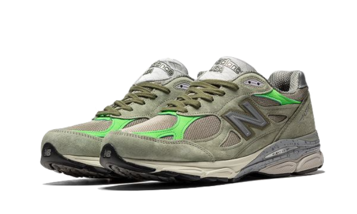 990 V3 Patta Keep Your Family Close (M990PP3) - 37 EU - 4.5 US - Green | SOSUKICKS