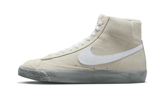 Blazer Mid '77 EMB Summit White (DV0797-100) - EU 38.5–48.5 - White | SOSUKICKS